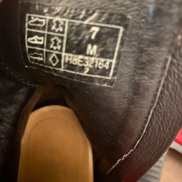 HOPP Red Ankle Boot - Picture 8 of 8